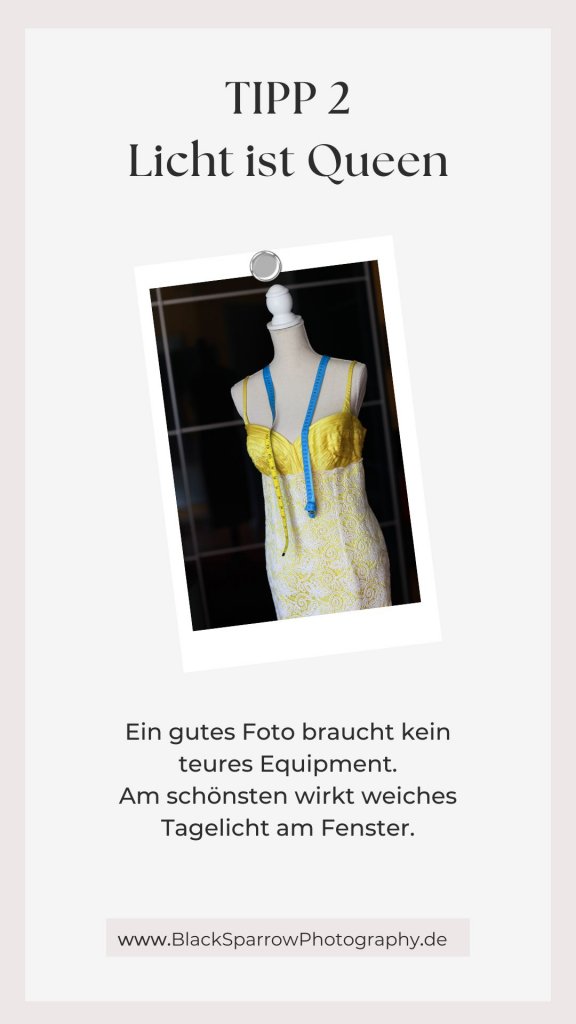 Ein Kleidungsstück wird auf einer Schneiderpuppe präsentiert und für ansprechende Vinted Bilder in Szene gesetzt.